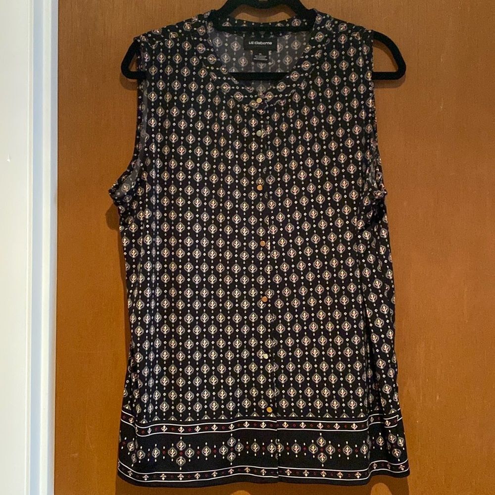 Liz Claiborne sleeveless blouse size XL slightly used condition Sleeveless